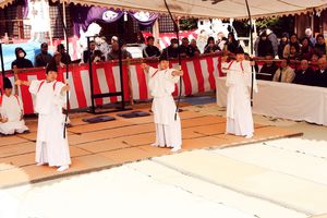 弓放し（初祈祷）