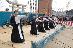 姫子島神社弓祈祷（岡村島）の写真