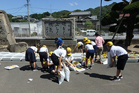 宮窪小学校　贈呈式の写真2