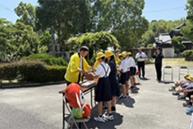 菊間小学校　贈呈式の写真2