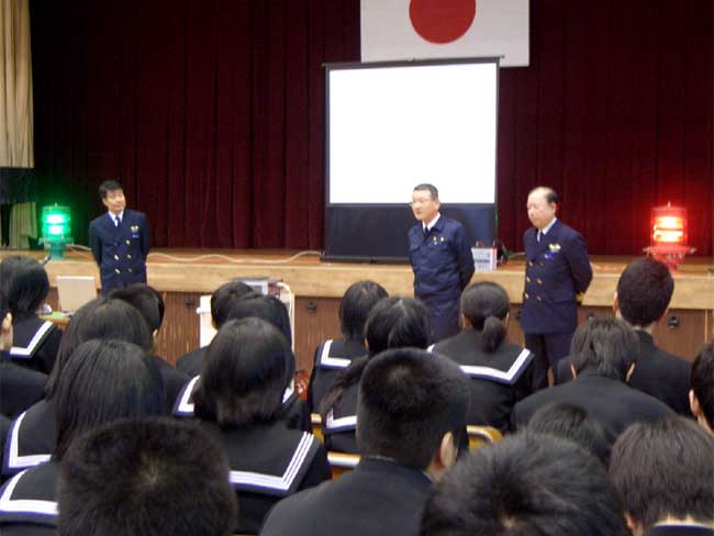 出前海事教室「海上保安部のお仕事」