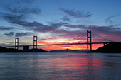 来島海峡大橋/夕景の写真