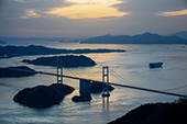 来島海峡大橋/夕景の写真
