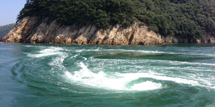来島海峡急流観潮船 写真1