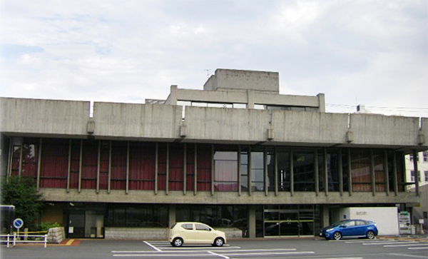 市民会館の外観