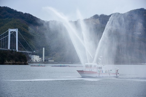 消防艇全国一斉放水～コロナと闘うすべての人にエールを～の写真 2