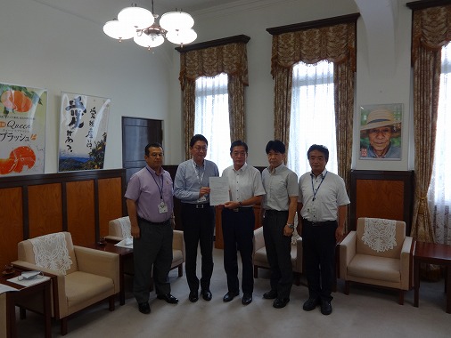 「海事産業の未来を共創する全国市区町村長の会」愛媛県知事要望の写真 1