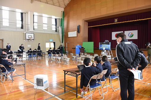 「Pepper」による防災教室（朝倉小学校）の写真 1