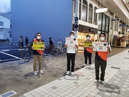 土曜夜市コロナ感染対策啓発の写真 1