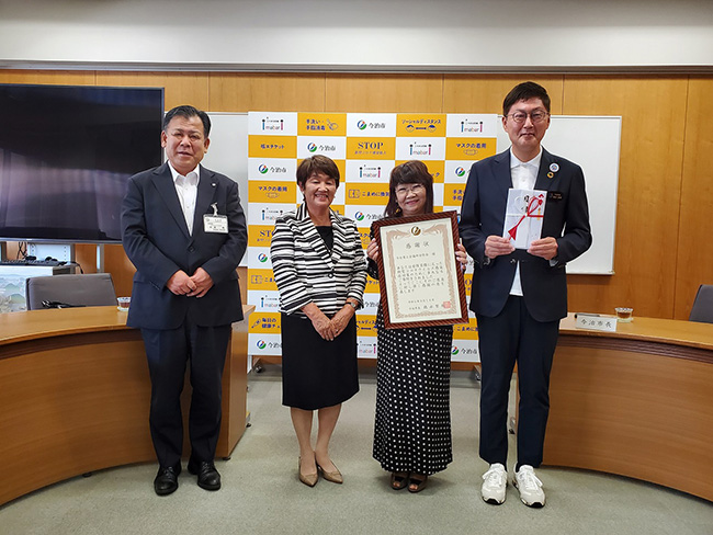 今治商工会議所女性会寄贈式の写真 1