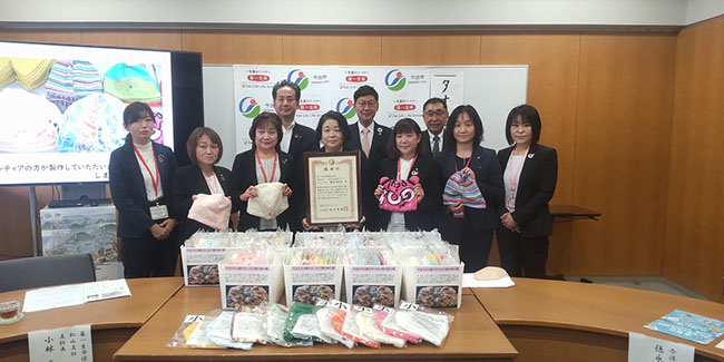 （第一生命保険株式会社）タオル帽子寄贈式の写真 1