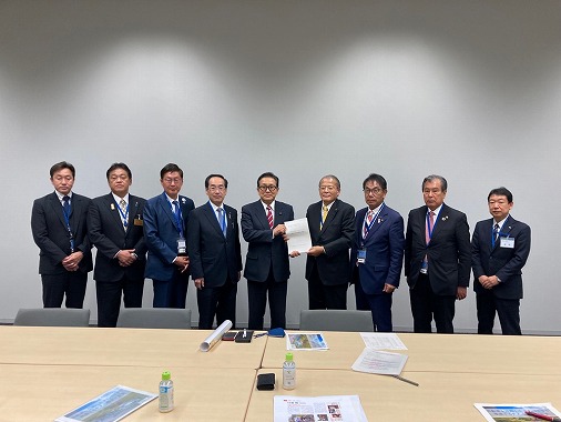 全国自転車活用要望（江島参議院議員）の写真 1