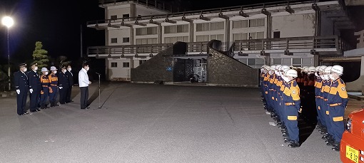 今治市消防団年末夜警市長巡視式（島しょ部）の写真 1