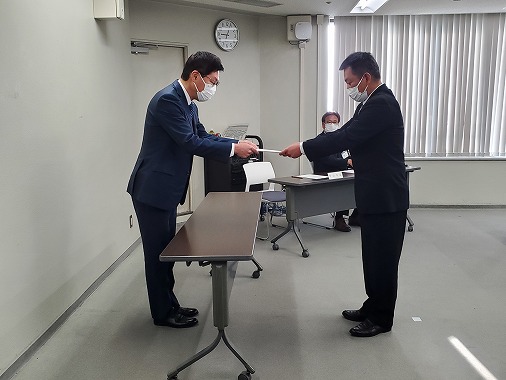 水道工事責任技術者証交付式の写真 1