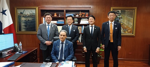 パナマ出張（アリスティデス・ロヨ運河担当大臣との意見交換）の写真 1