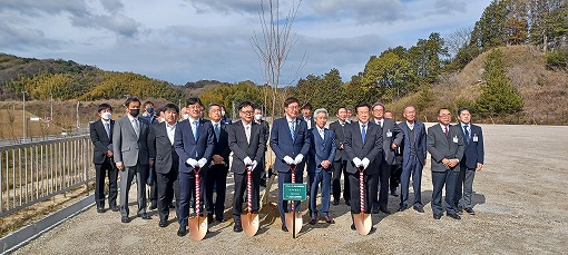 バリウォーター桜の木植樹式の写真 1