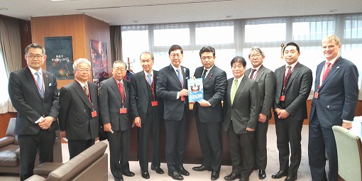 バリシップPR活動　国土交通省「西田昭二政務官」の写真 1