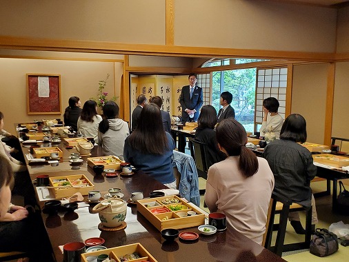 手をつなぐ育成会60周年記念慰労会の写真 1