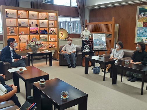 今治市中央公民館建替要望書提出の写真 1