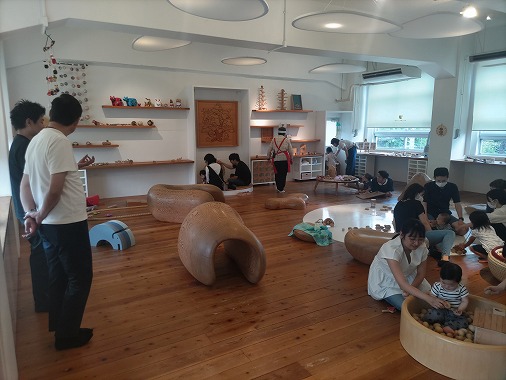 東京おもちゃ美術館視察の写真 1