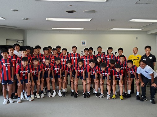 台湾少年サッカーチーム（デサフィオ）市長表敬訪問の写真 2