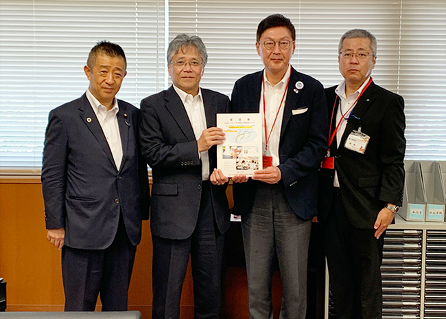 今治小松自動車道建設促進期成同盟会国土交通省要望の写真 1