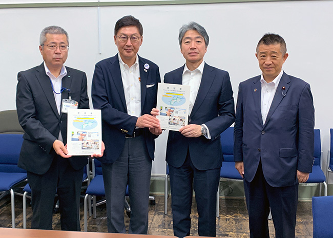 今治小松自動車道建設促進期成同盟会財務省要望の写真 1