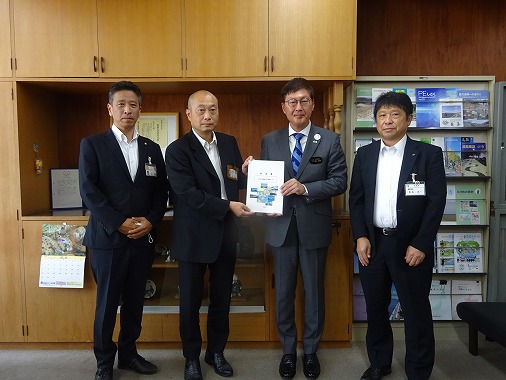 しまなみ海道通行料軽減に係る知事要望の写真 1