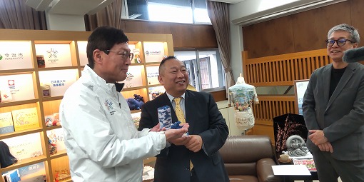 西染工株式会社による「今治のホコリ」日経TRENDY2023地方発ヒット商品大賞受賞報告の写真 1