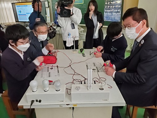 市政広報番組収録（あかりのエコ教室）の写真 1