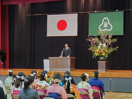 今治明徳短期大学学位記授与式の写真 1