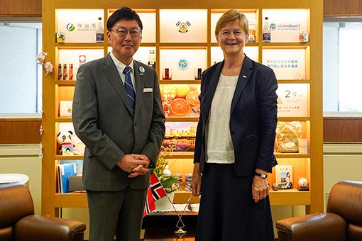 駐日ノルウェー王国大使との面会の写真 1