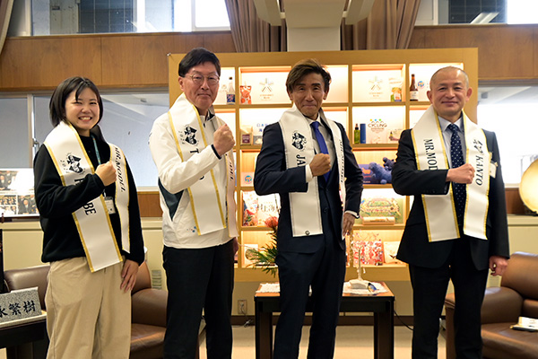 田中　克尚氏　市長表敬訪問（BEST BODY JAPAN2024　日本大会結果報告）の写真 1