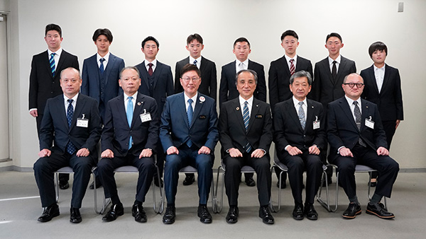 令和7年度新規採用職員辞令交付式の写真 3