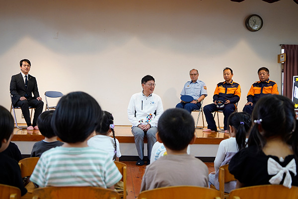 令和7年今治市林野火災における志々満保育園への感謝会の写真 1