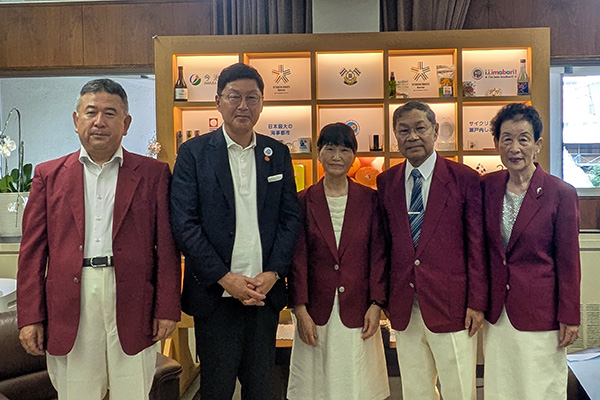 今治混声合唱団「響」の皆様との面会の写真 1