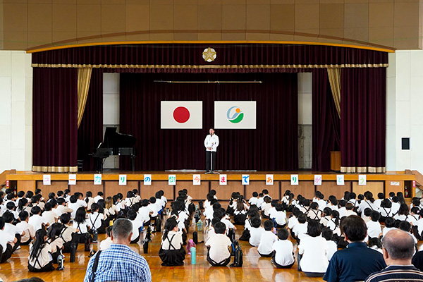 令和7年度「ユーカリの樹　今までありがとう集会」（今治市立桜井小学校）の写真 1