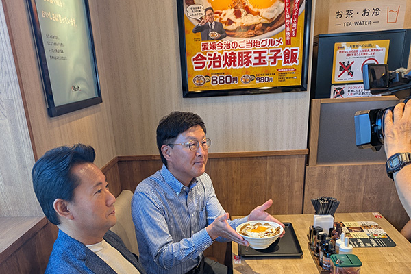 松屋今治片山店様への来店（今治焼豚玉子飯全国販売記念）の写真 1