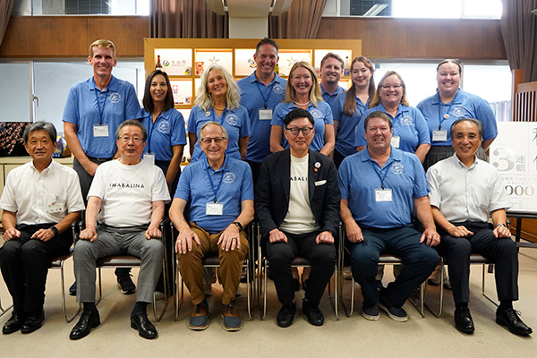 姉妹都市・レイクランド市親善訪問団市役所訪問歓迎式の写真 1