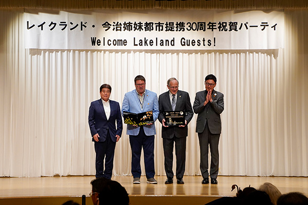 レイクランド・今治市姉妹都市連携30周年祝賀パーティーの写真 1