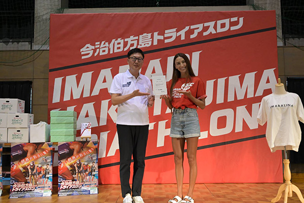 道端カレン様　今治エール大使「IMABALINA Ambassador」委嘱式の写真 1