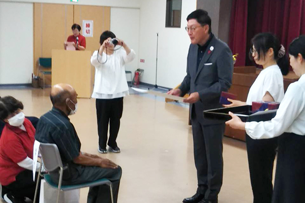 大西地区敬老会の写真 1