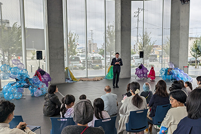 海×アートマルシェ（みんなで踊ろう　ダンスワークショップ）の写真 1