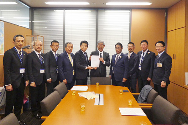 東京出張（要望活動）の写真 1