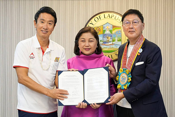 国際交流協定締結式（フィリピン共和国ラプラプ市）の写真 1