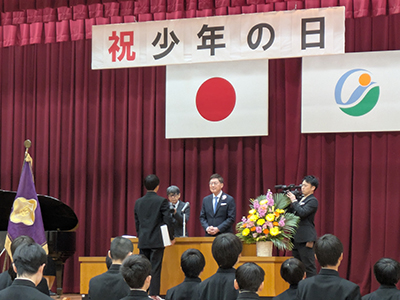令和7年度少年式（今治市立近見中学校）の写真 1