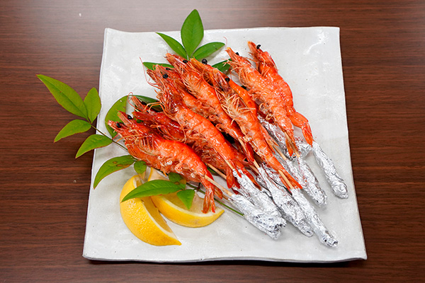 「菊間をエビの町に」<br>地域おこし協力隊によるエビ養殖事業の成果報告及び試食会の写真 2