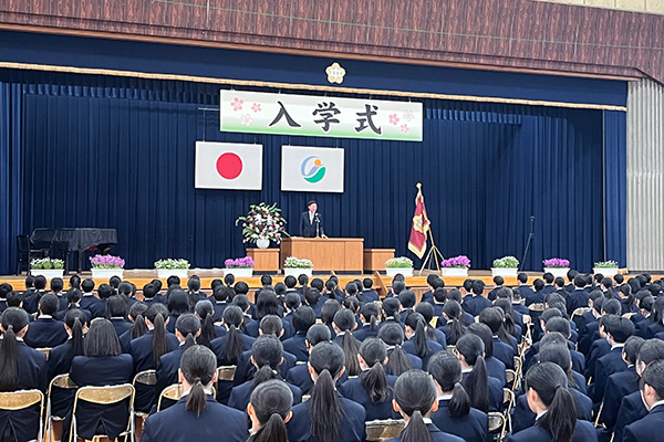 立花中学校入学式の写真 1