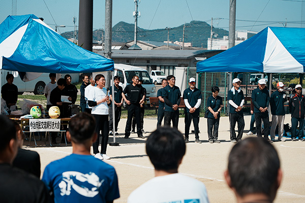 今治市民交流綱引き大会閉会式の写真 1