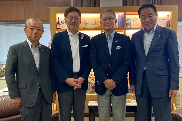 静岡県駿東郡町長会 表敬訪問<br>(池田 長泉町長、関 清水町長、込山 小山町長)の写真 1